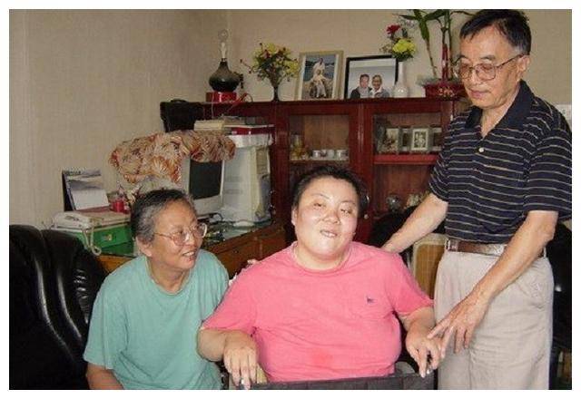 姐姐在北大坠崖,妹妹在清华铊中毒,至今没找到凶手_朱令_贝志诚_父母