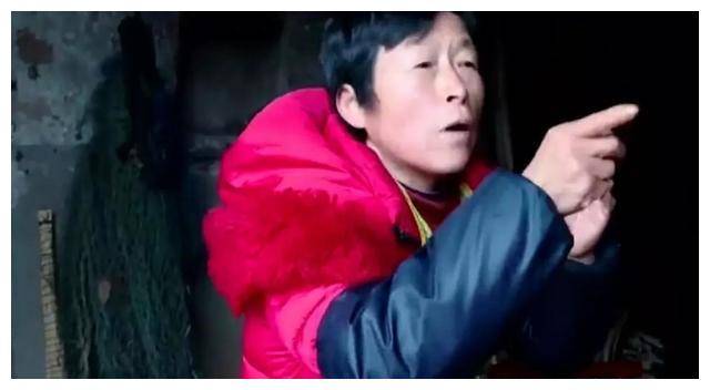 我一个月都没敢出门."柳溪一直在广东打工,是一个爱漂亮的女人.