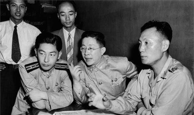 蒋经国_上海滩_经济