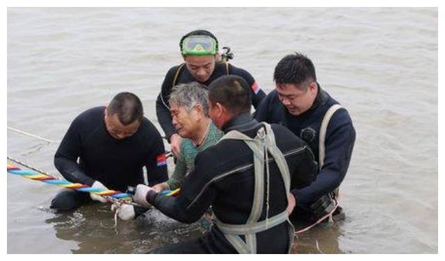 2015年"东方之星"游轮一分钟沉没,442人遇难,到底发生了什么