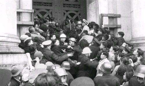 金圆券改革:100万买不到一百斤大米,满大街都是"亿万富翁"_法币_南京