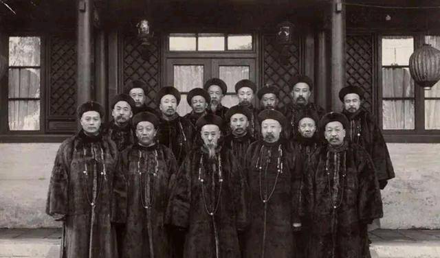 清末新政荒唐的一幕,最大的贪官反腐,富二代进行政治改革