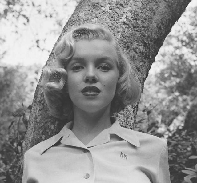 梦露罕见私房照:图3和肯尼迪唯一的公开照,图9火化前偷拍的遗容