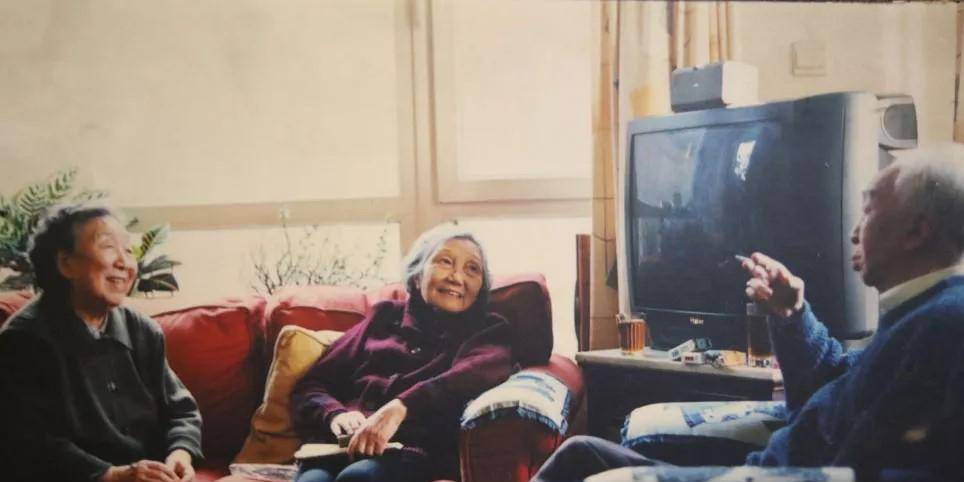 杨苡:生正逢时100年,贵人皆已逝,忆起那记耳光,至今难忘巴金_杨宪益