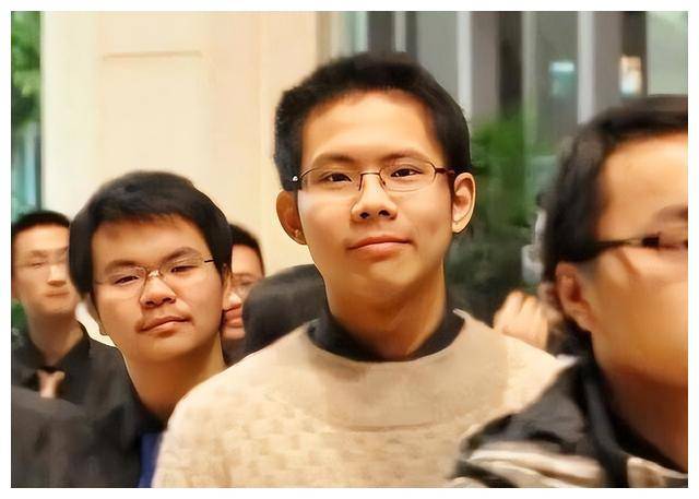 北大吴谢宇弑母案:诈骗亲友百万,藏尸百天无人发现