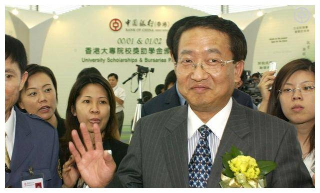 1997年,贪官刘金宝为复制"初恋",花400万让情人整容,后判死缓