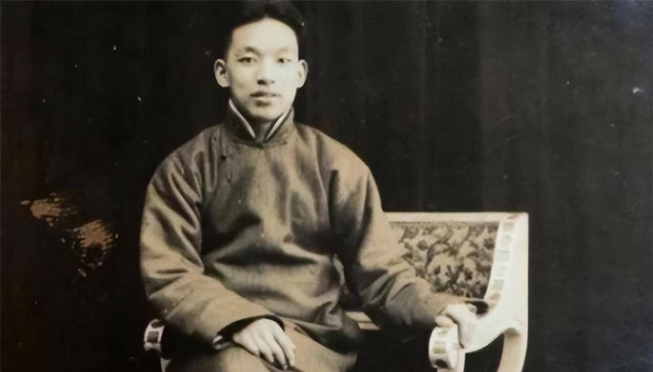 他们的离婚对张福运的官运还是有影响的,1949年,张福运找到李国秦,让