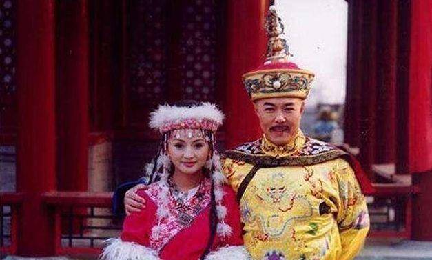 的香妃,27岁时被哥哥献给乾隆,容貌复原图惊艳众人_容妃_和卓_图尔