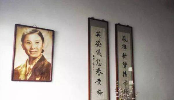 他家里有300间房,却带恋人借房住,父亲:她是好女子,回来住
