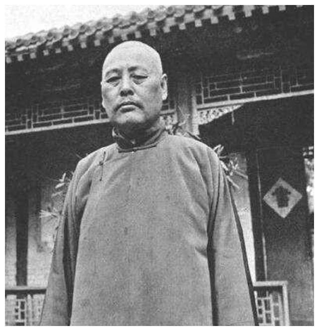 吴佩孚纳妾,一夫一妻一妾同居一室,心力憔瘁:这比打仗都费劲!