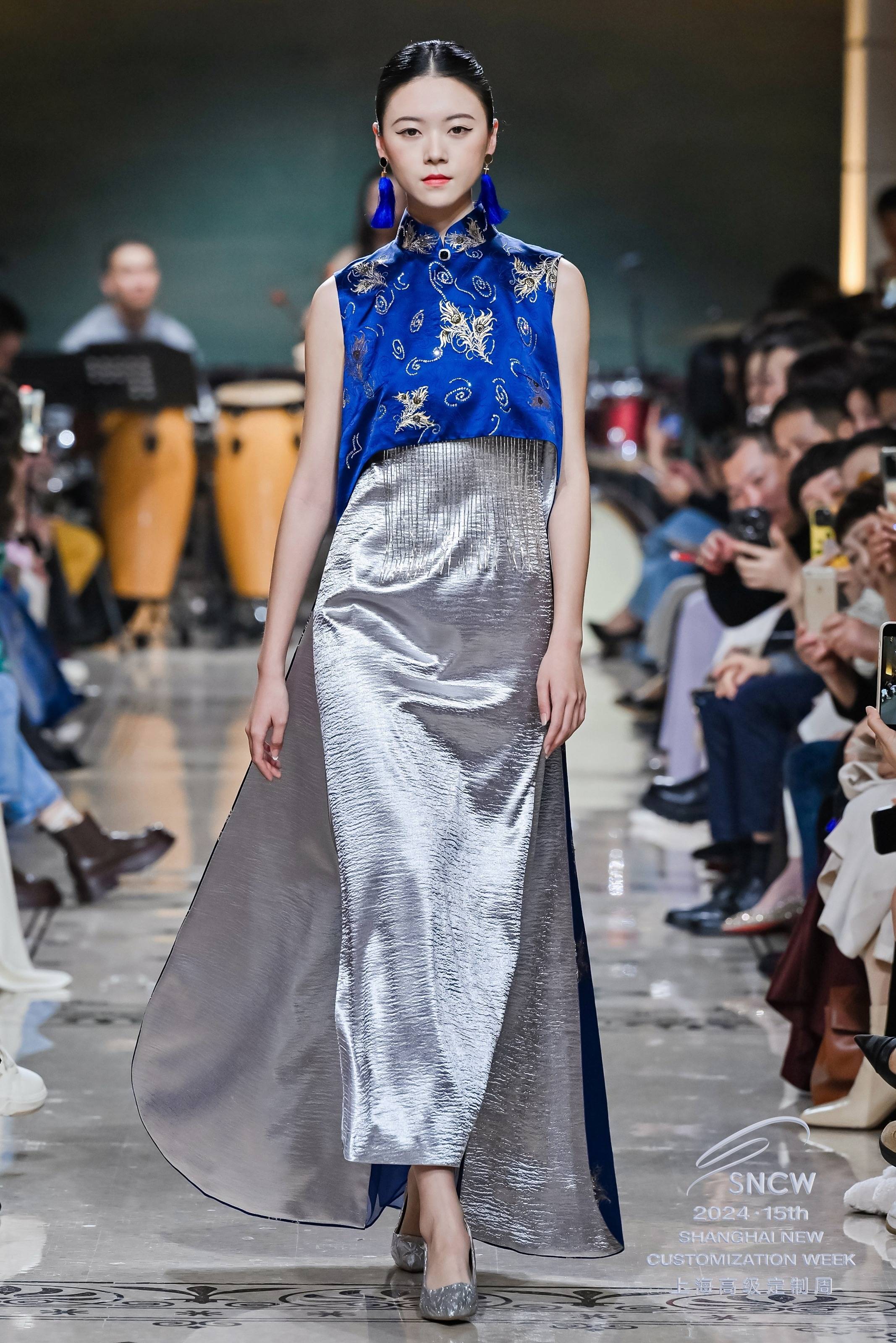 传承云锦千年之美,"锦冠华羽"华服时装秀在上海外滩璀璨亮相