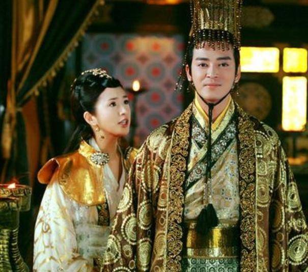 最重要的措施是平田制和三长制.周武帝宇文邕,南北朝时期北周朝