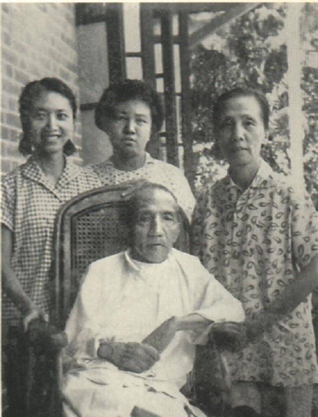 在陈寅恪离开的仅仅45天后,唐筼却悄悄追随丈夫而去了.