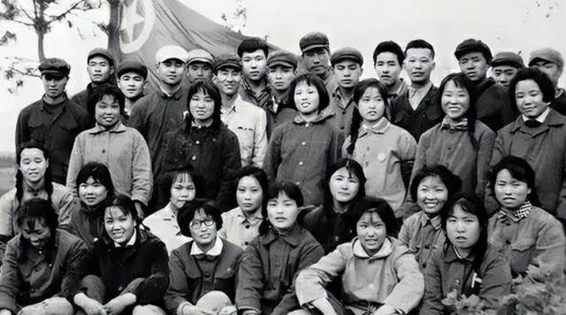 但刘宝华和马凤兰终究还是小看了长辈们的决心,最终刘宝华被迫参军