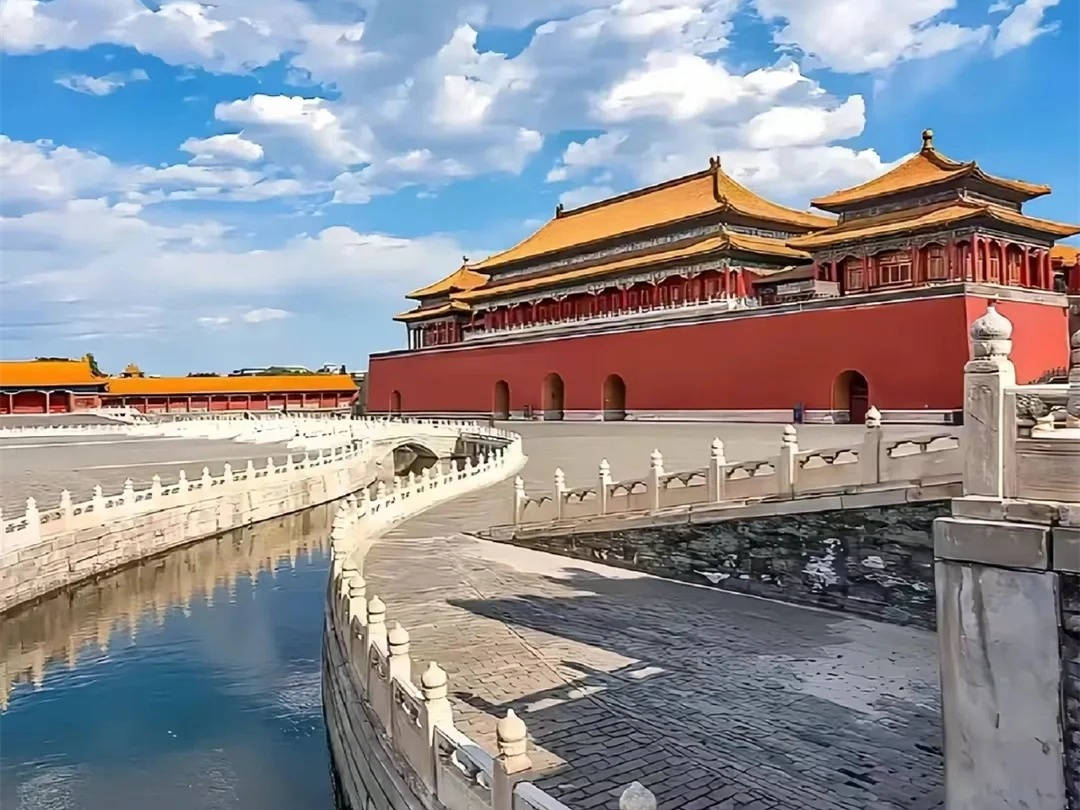 北京五天四晚深度游攻略，体验不一样的京城，这份行程路线安排超地道！北京玩5天省钱省心！_Day_小梦_黄瓦