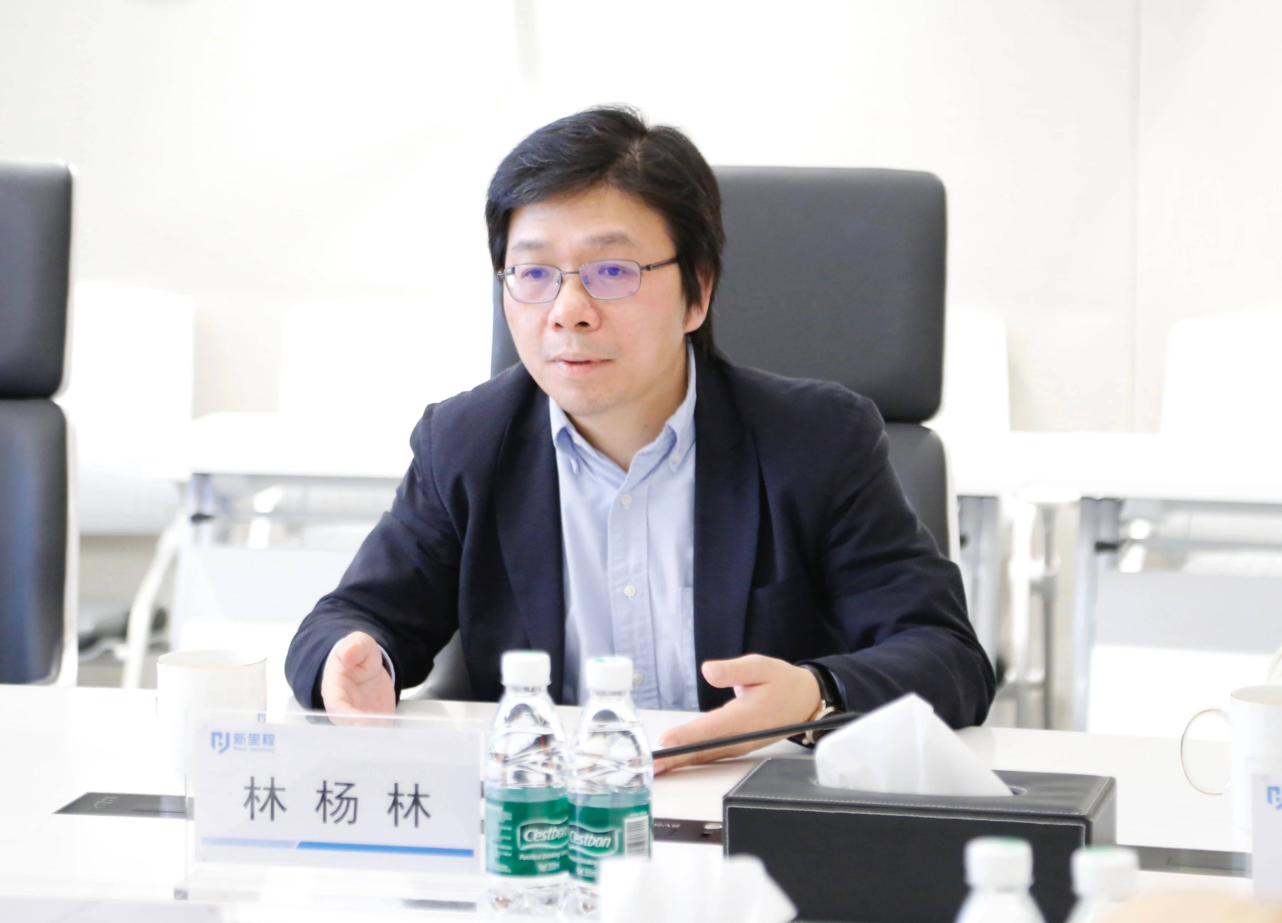 林杨林感谢包头市委,市政府对新里程及包钢三医院的支持与肯定