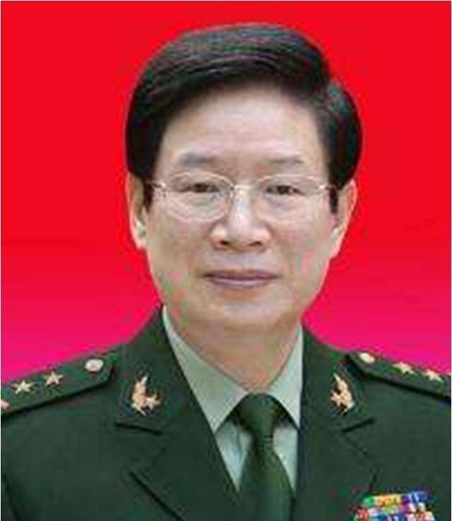 他在38岁授少将衔,亲家,女婿均为上将,曾任南京军区副政委
