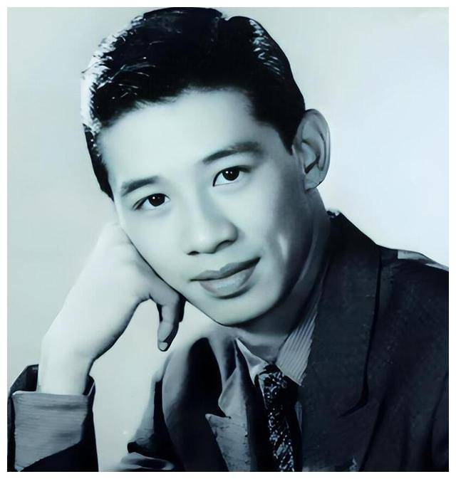 他写三十万字与伟人叫板，惹恼文艺界，最终下场究竟如何？_胡风_鲁迅_理念
