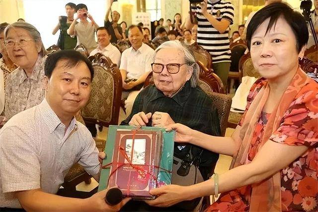 儿子少将,长女博士,小女儿拒美国高薪回国_李小林_李平_父亲