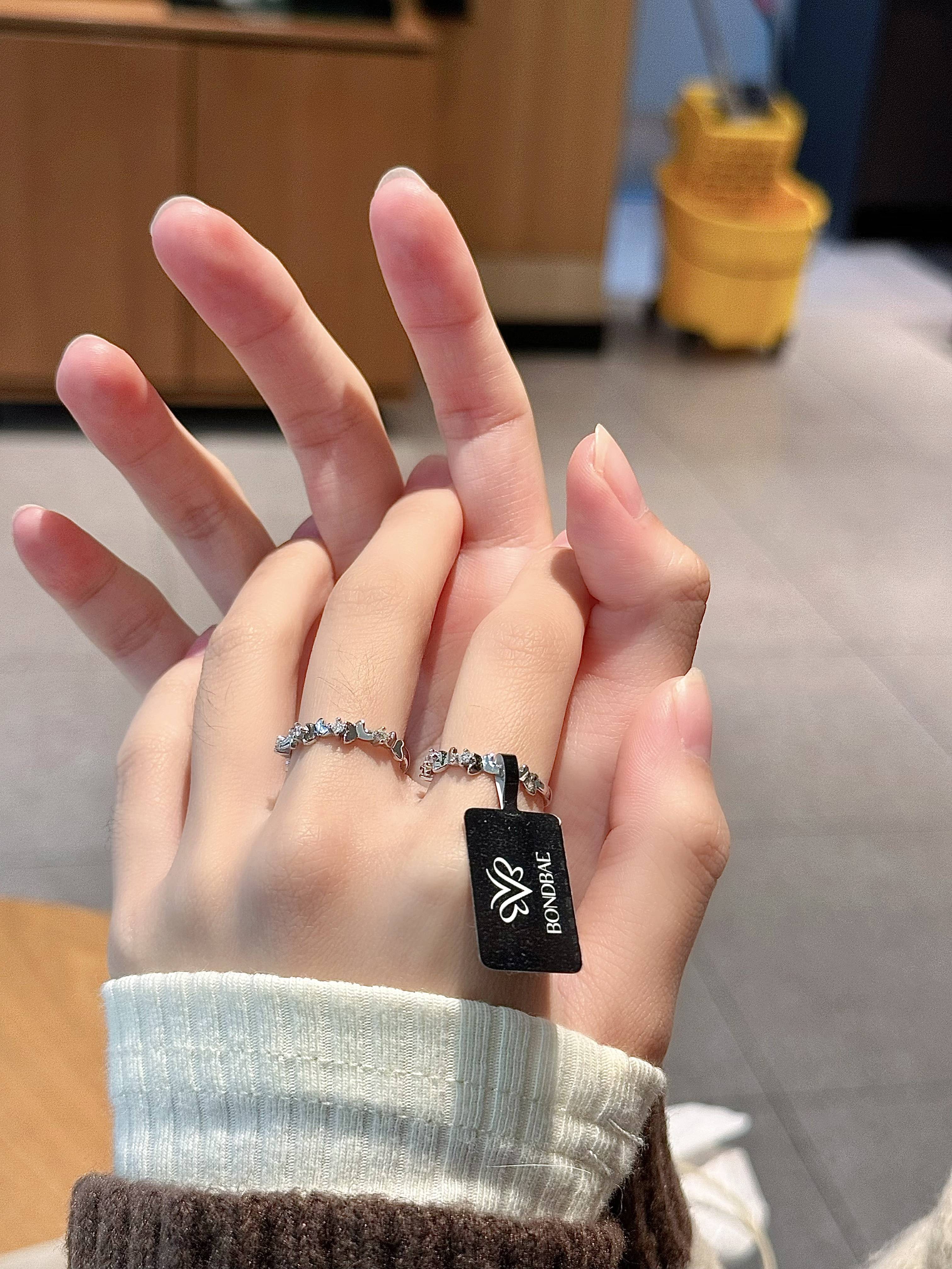 北蓓希望通过这枚闺蜜戒指,见证姐妹们之间的真挚情谊,让每个女孩都