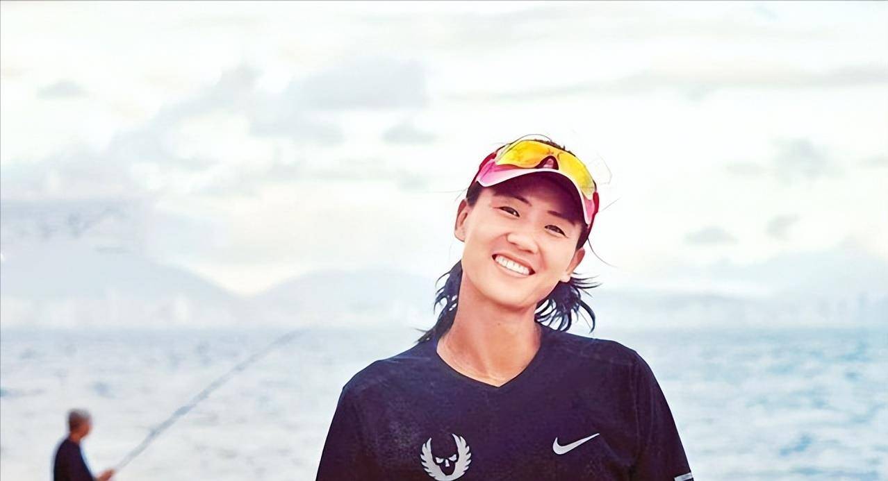 昔日的泳坛一哥张琳,牵手排球女神薛晨,如今发福转型当解说员