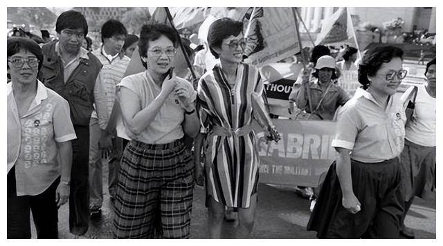 世界首位华人女总统阿基诺:自己的根在中国,上台后驱赶美军出国