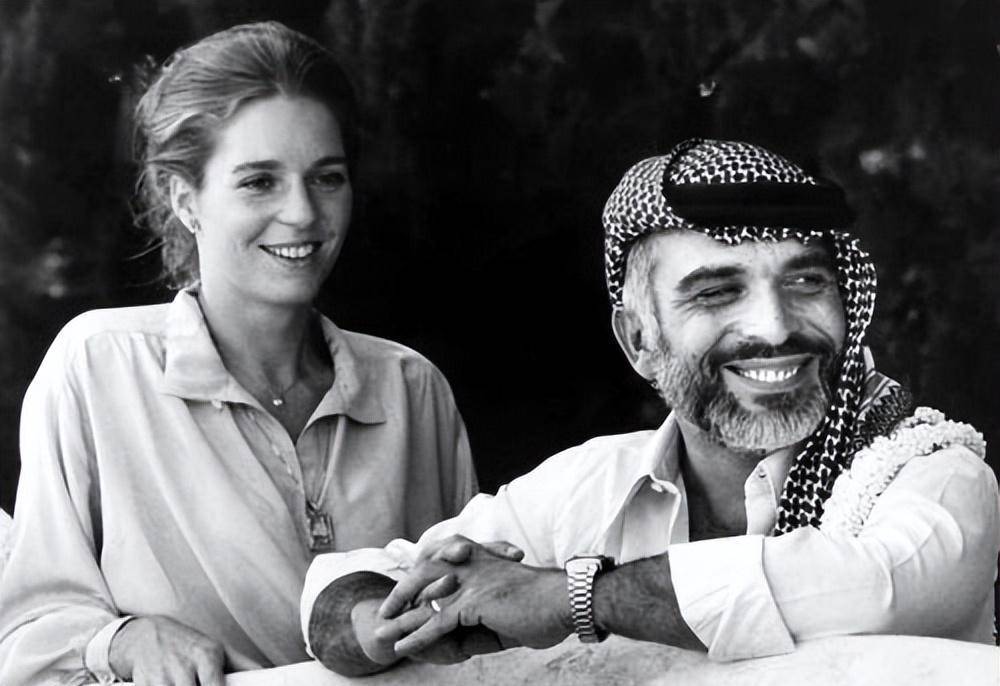 赶走"婆婆,被丈夫独宠29年,比公主小姑子幸福_拉尼娅_阿卜杜拉_侯赛因