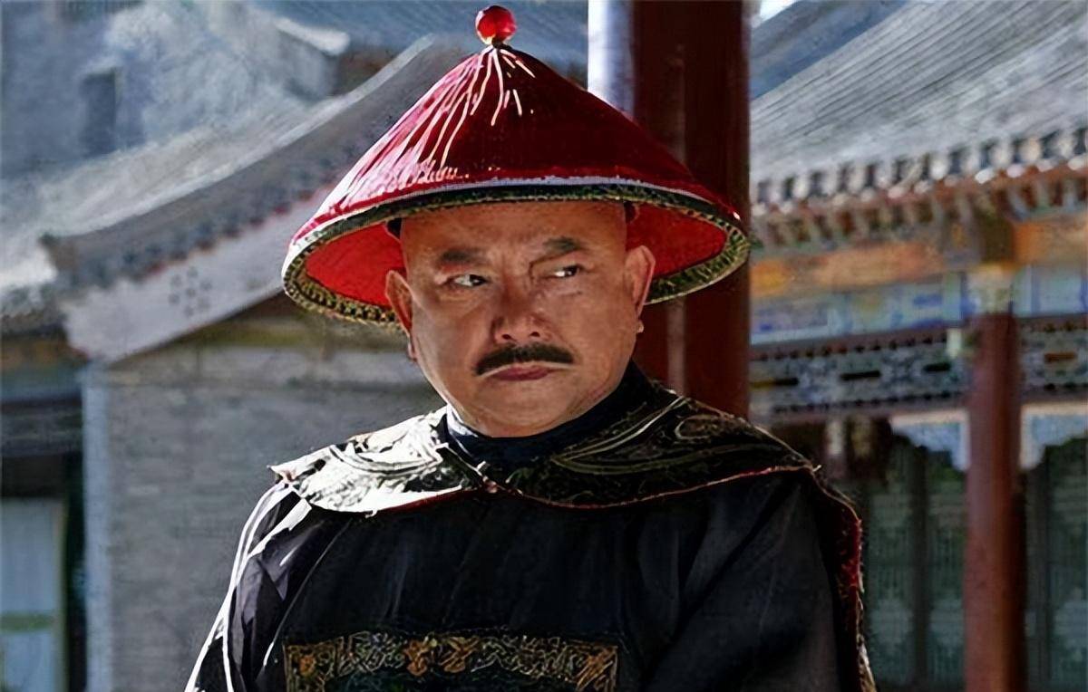 乾隆告诫儿子不要杀和珅,可嘉庆不听,15年后才明白乾隆的苦心