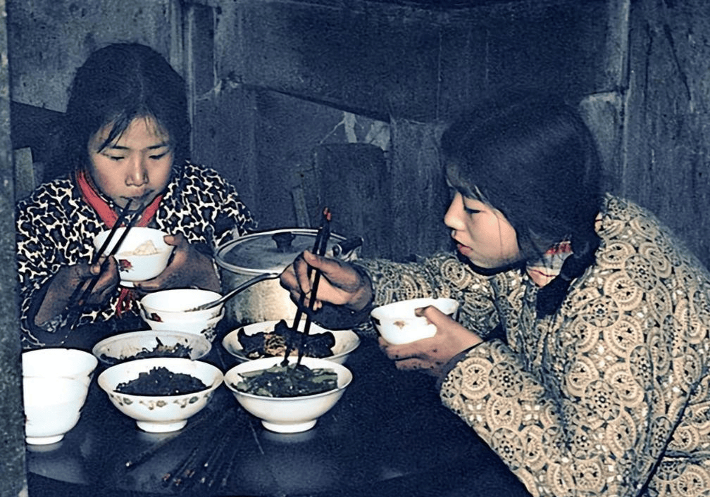 有人说在六七十年代,2块钱就能吃到大餐,当时真的是这样的吗?
