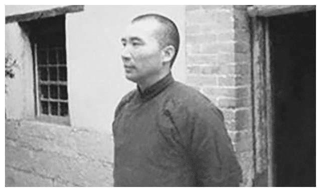 战犯王耀武被俘,死后为何能葬入八宝山,主席一句话让他很激动_我军_李仙洲_抗日战争