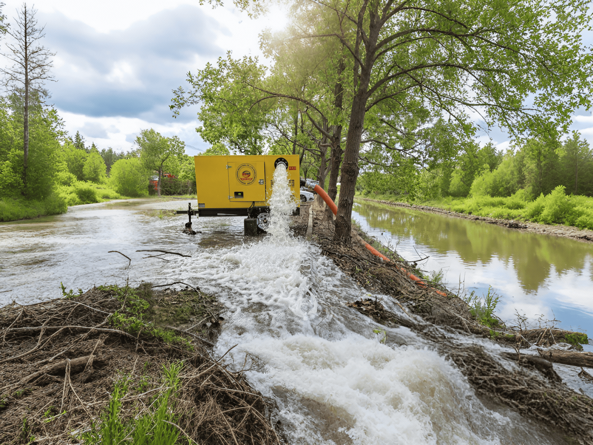 悍莎大流量移动泵车:高效泵送,灵动随心