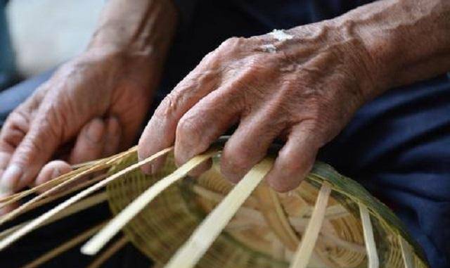 点击图片看原样大小图片