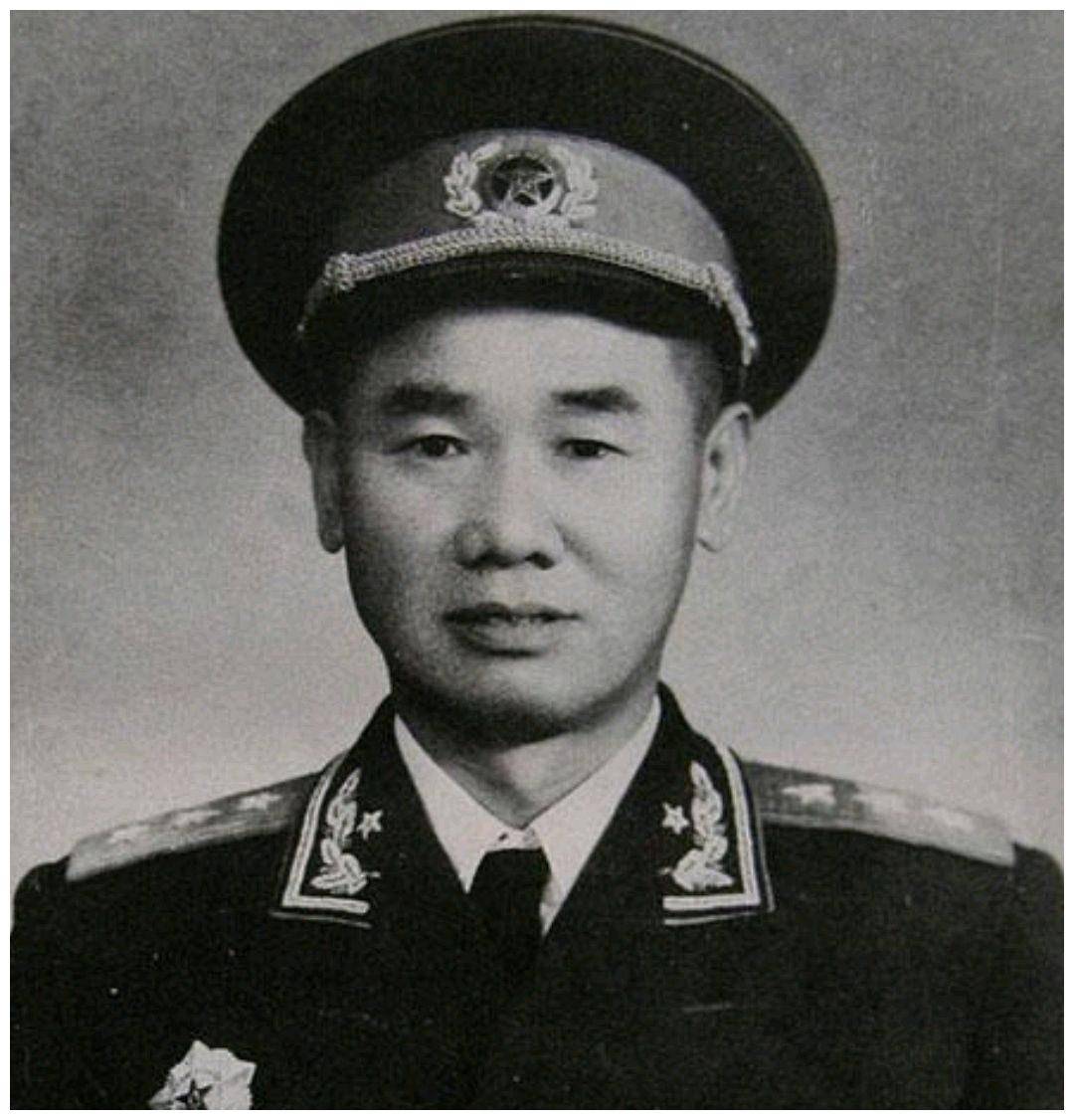 武汉军区存在30年司令员换了六位他们分别是什么军衔?