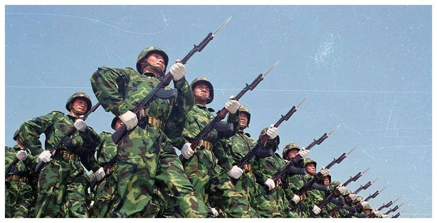 东北野战军的五大纵队,王牌精锐,为何组建了4个集团军?