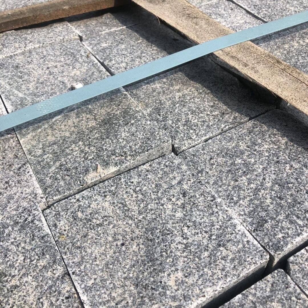 马蹄石小方砖与常规花岗岩大理石地铺石的区别