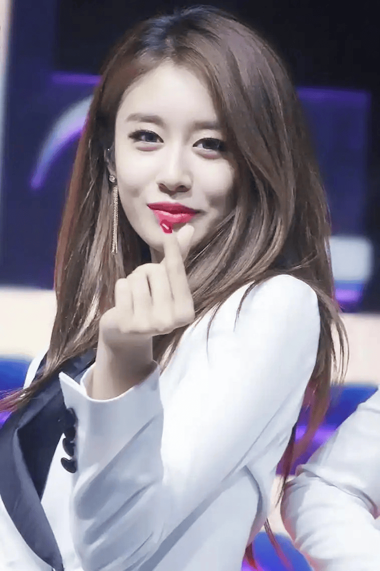 从"舞台女王"到"人间清醒":朴智妍的自我救赎与未说出口的秘密