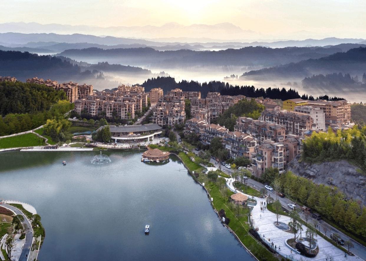 江津东胜凤凰山避暑房,云岭翠湖避暑房康养度假区,出门就是场镇