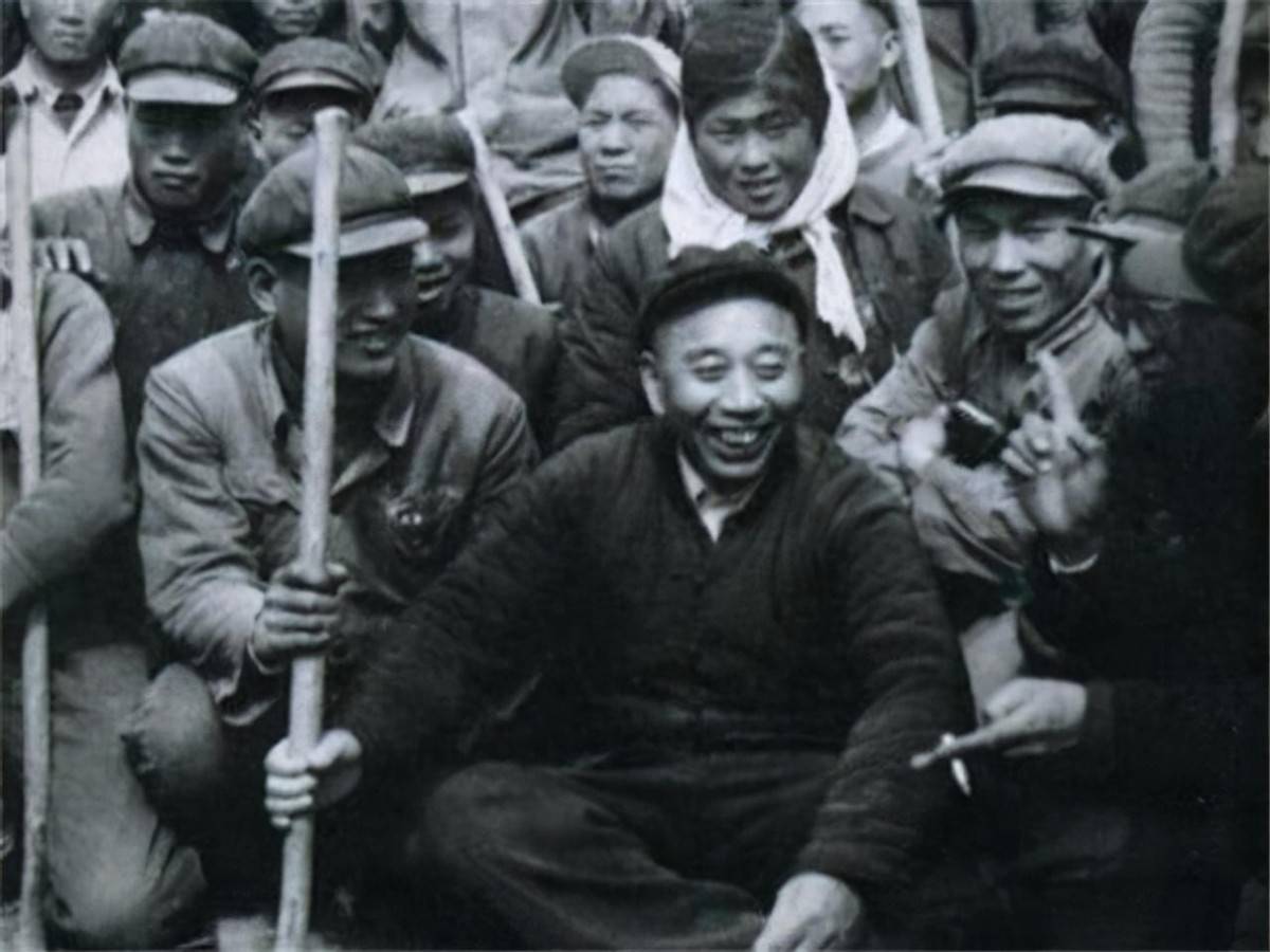 王震：历经百战的铁血猛将，投身农垦的共产