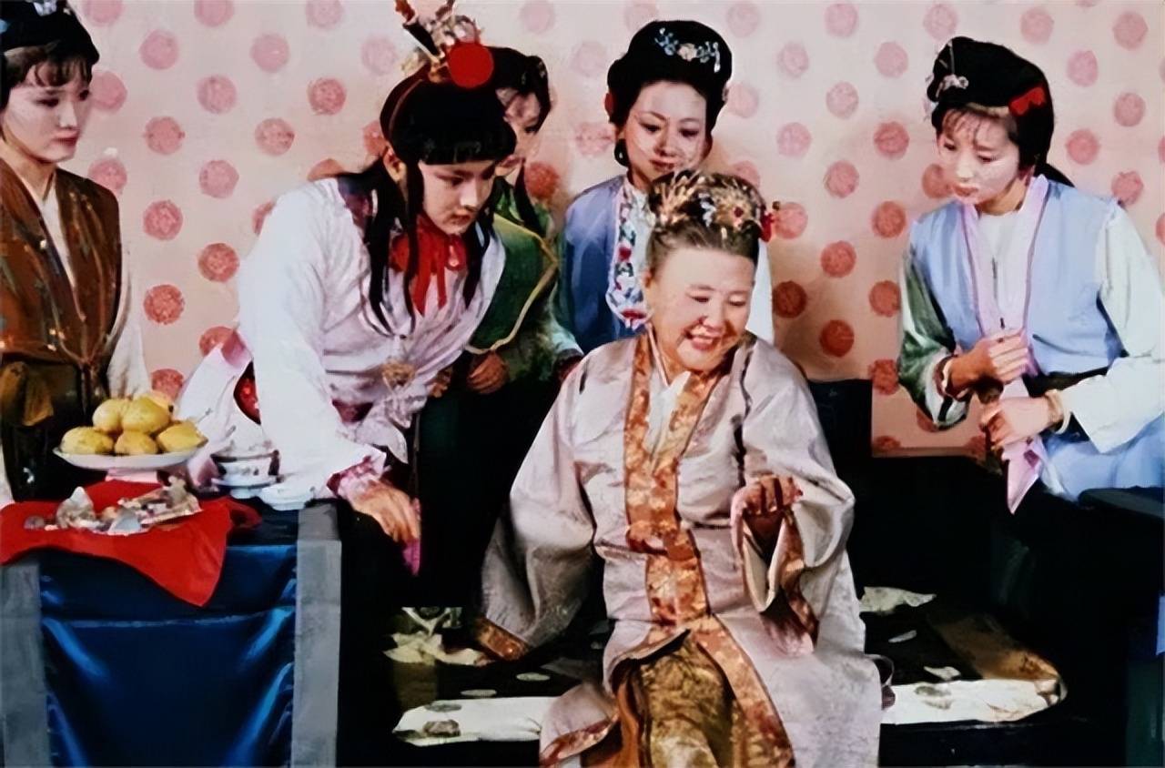 红楼梦宝黛钗爱情悲剧，贾母王夫人之过？黛玉泪尽谁之殇
