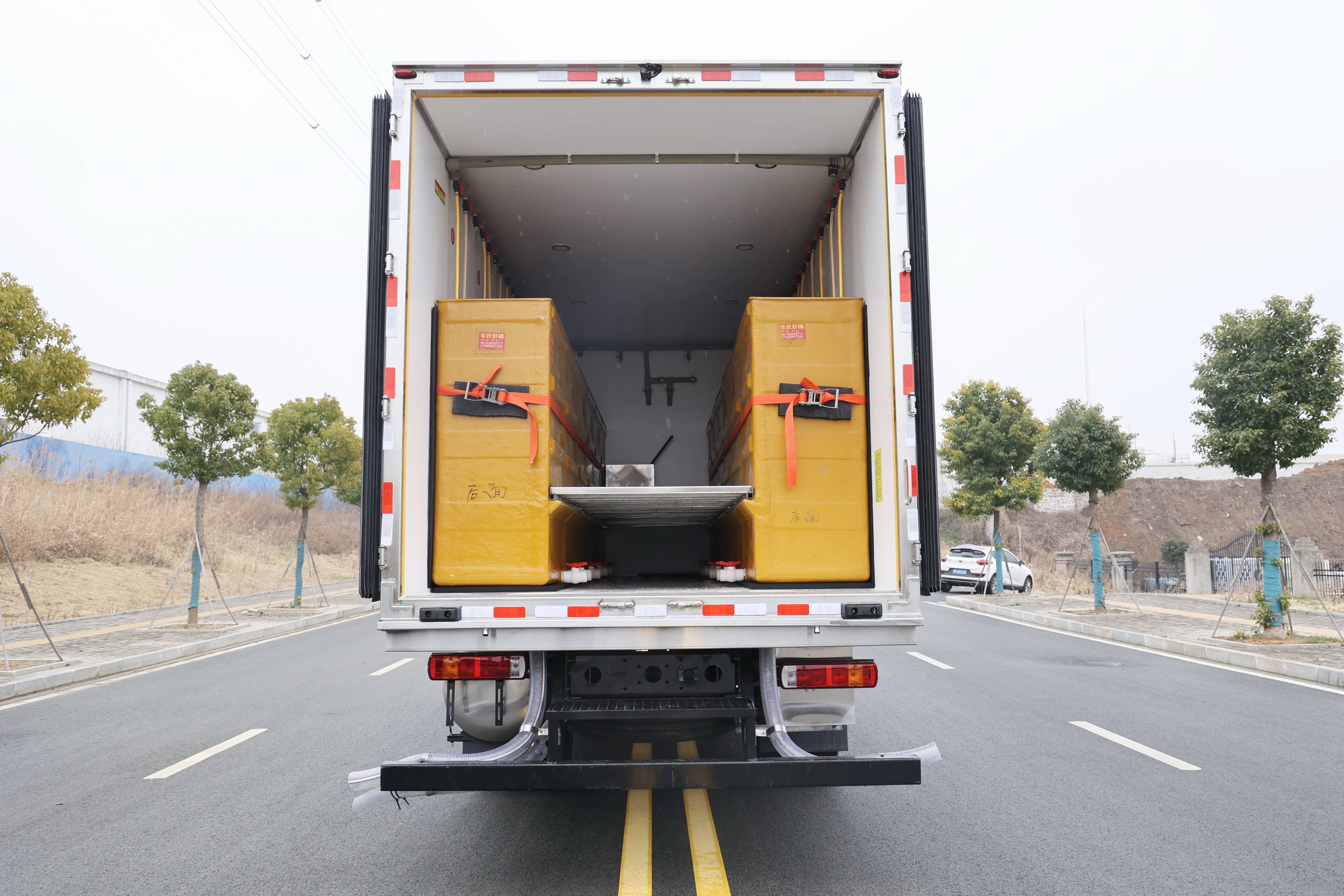 📌 总结:这款车不是简单的"装虾车",而是为鲜活运输量身定制的"合规