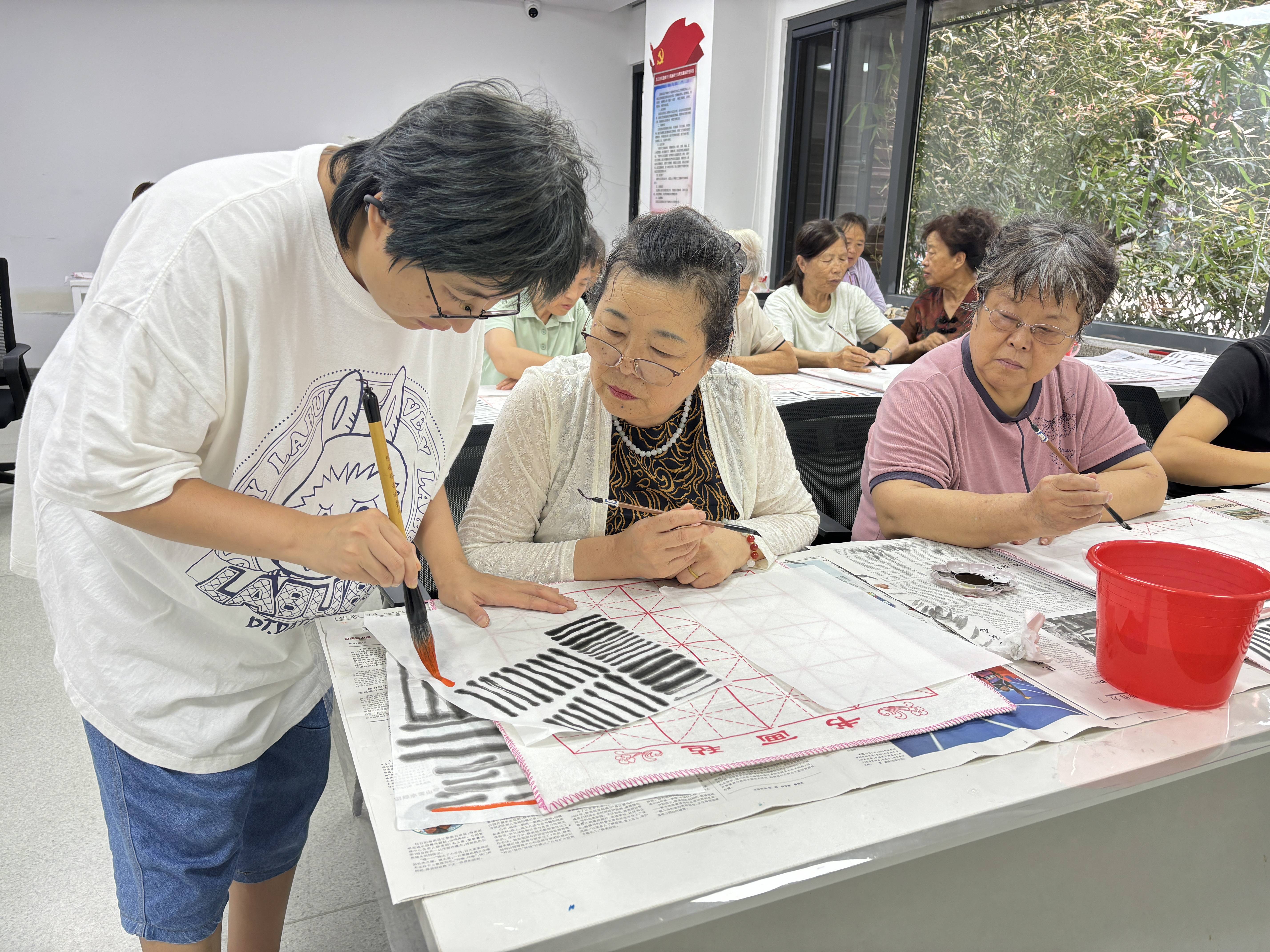雅川社区关工委开展“翰墨生香，书法雅集”系列书法课程