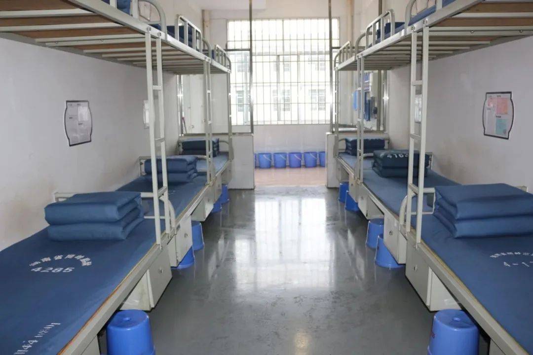 因为你无论在看守所是犯罪嫌疑人,还是去监狱成为了罪犯,你都没有了