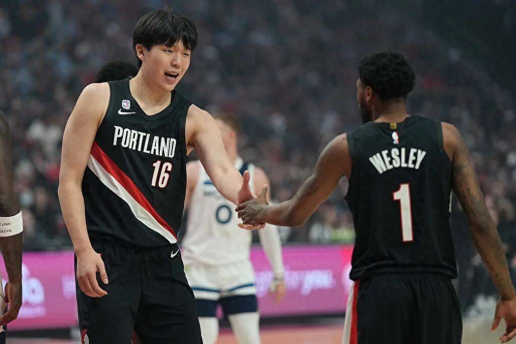 2分1板!山东大汉亮相NBA常规赛,苏群犀利点评,杨瀚森回应首秀_比赛_青岛_CBA