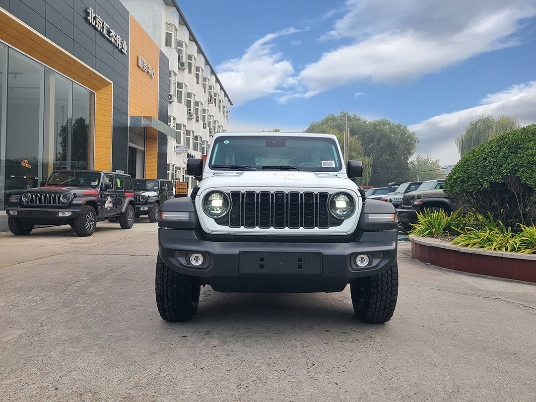 2025款jeep牧马人罗宾汉四门白色到店实拍!