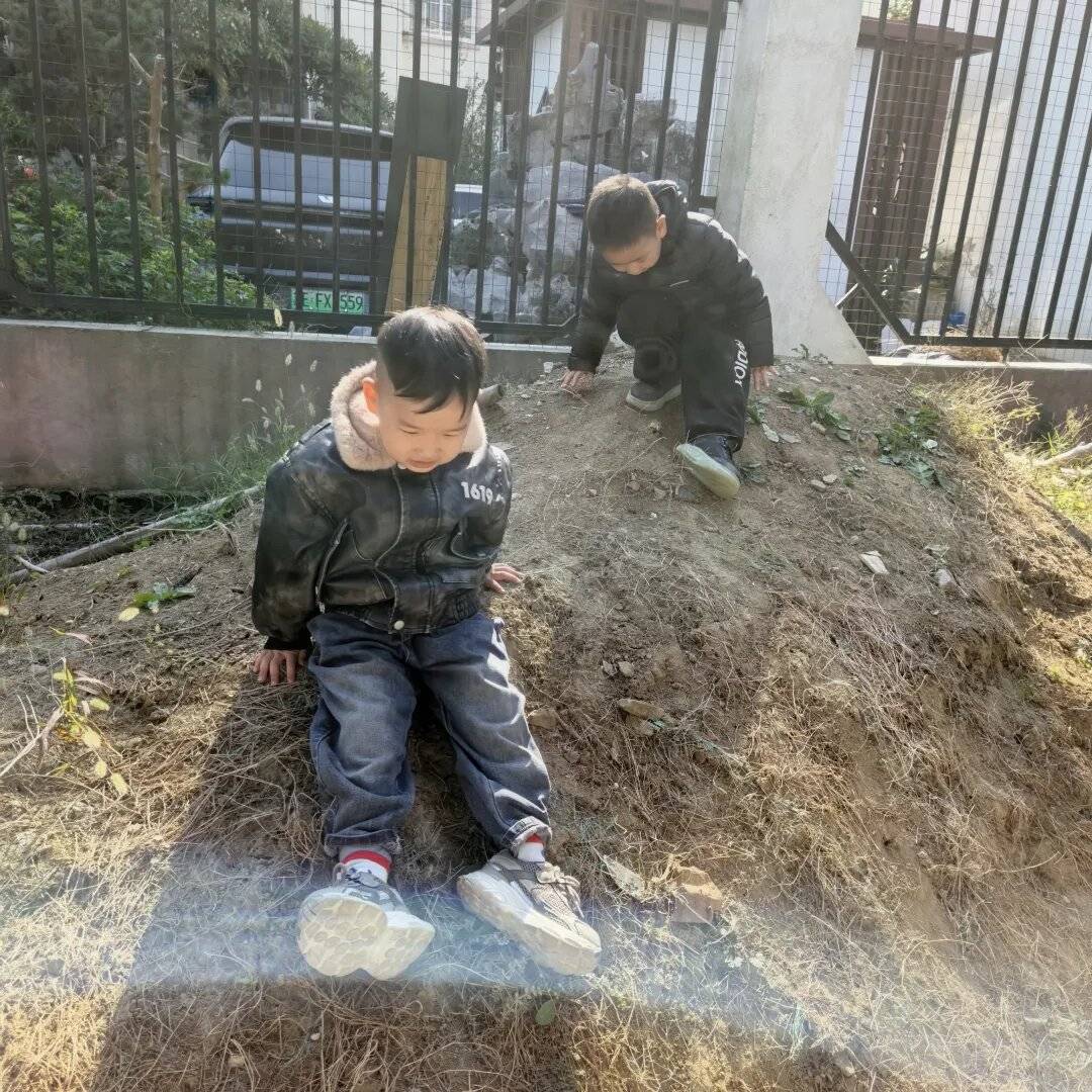 苏州市姑苏区新庄幼儿园举行了"趣玩山坡"活动