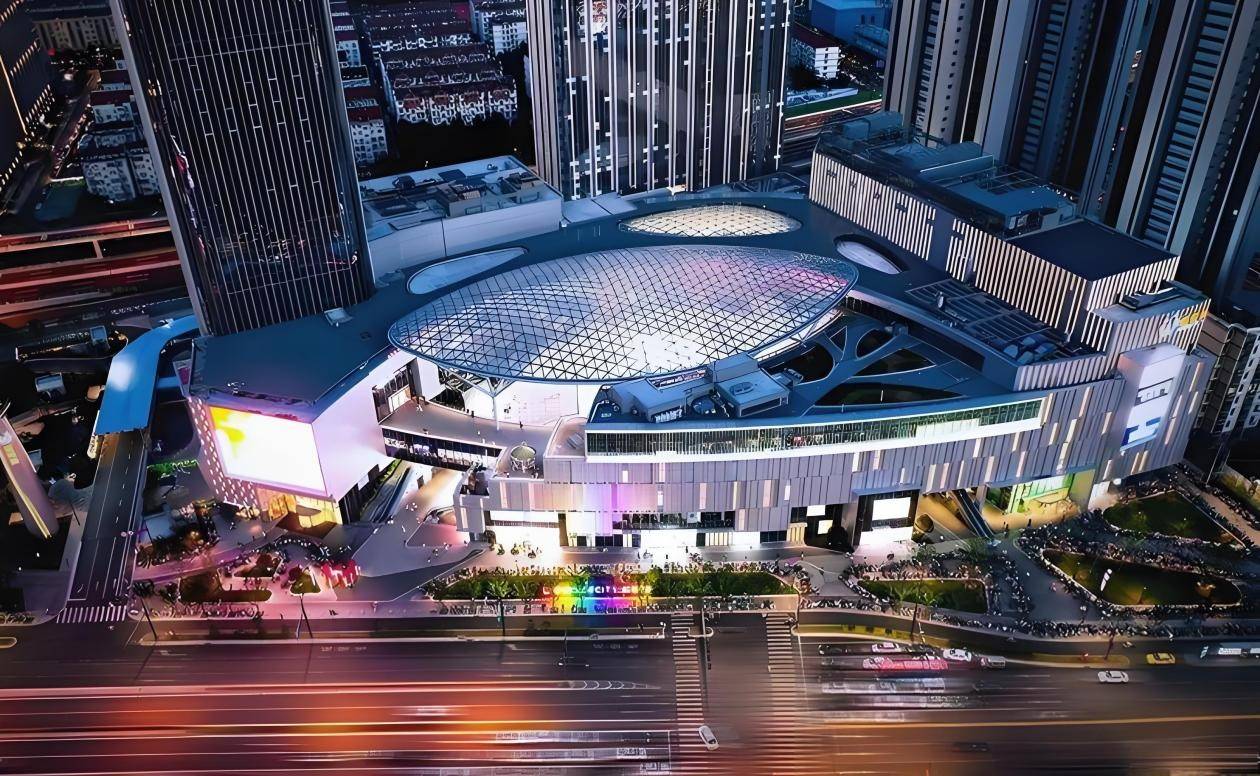 年轻人的顶流“财神”，站上购物中心C位-锋巢网