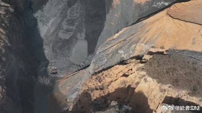 陕西榆林市神木市孙家岔:煤矸石私埋 土壤的“隐形劫难”(图3)