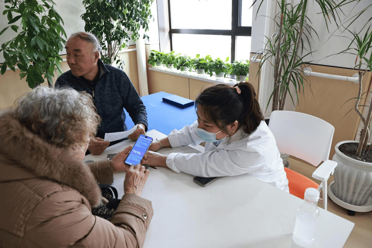 东直门医院老年人看病代挂号儿童诊疗耐心陪伴，减少抗拒与哭闹的简单介绍