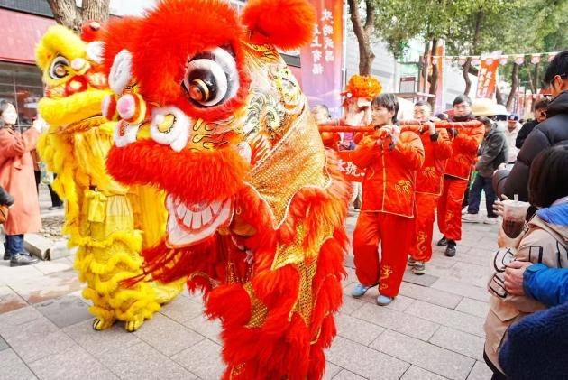 机器人跳舞、写春联、抬年猪...湖北农发新春邻里嘉年华热闹启幕！(图5)