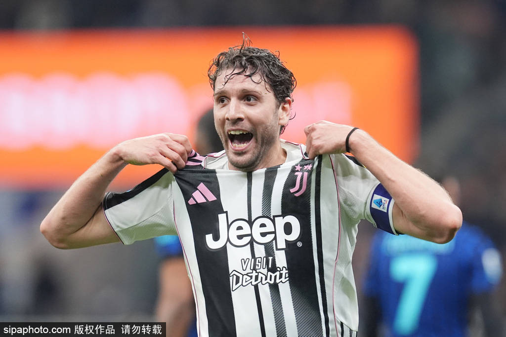 比赛日：两回合“互捅”12球 巨大争议左右意国家德比